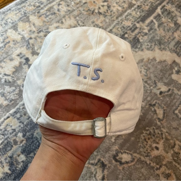 White 1989 Cap with Blue Embroidery Taylor Swift - Picture 2 of 3